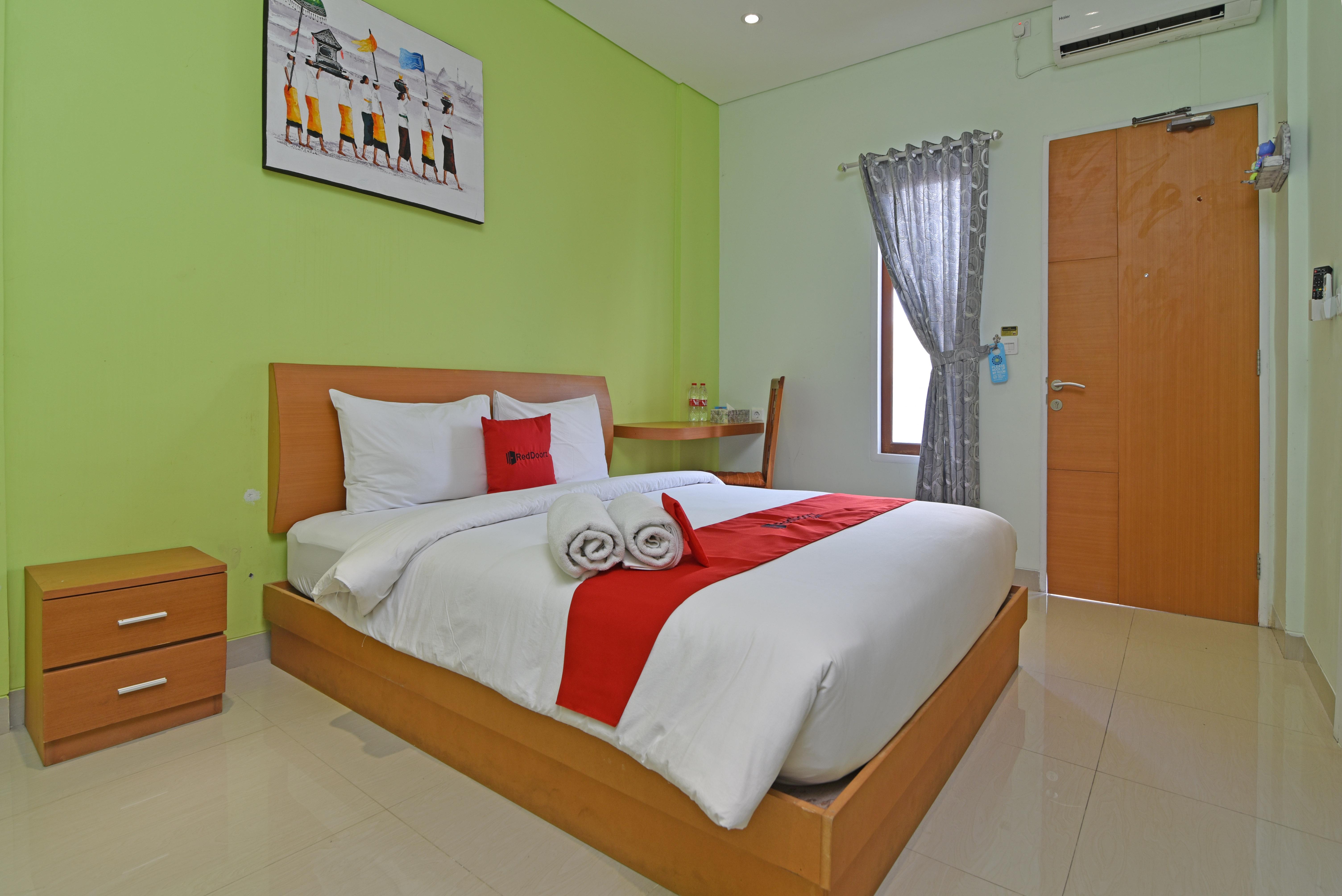 Reddoorz Plus @ Mahendradatta Denpasar ภายนอก รูปภาพ