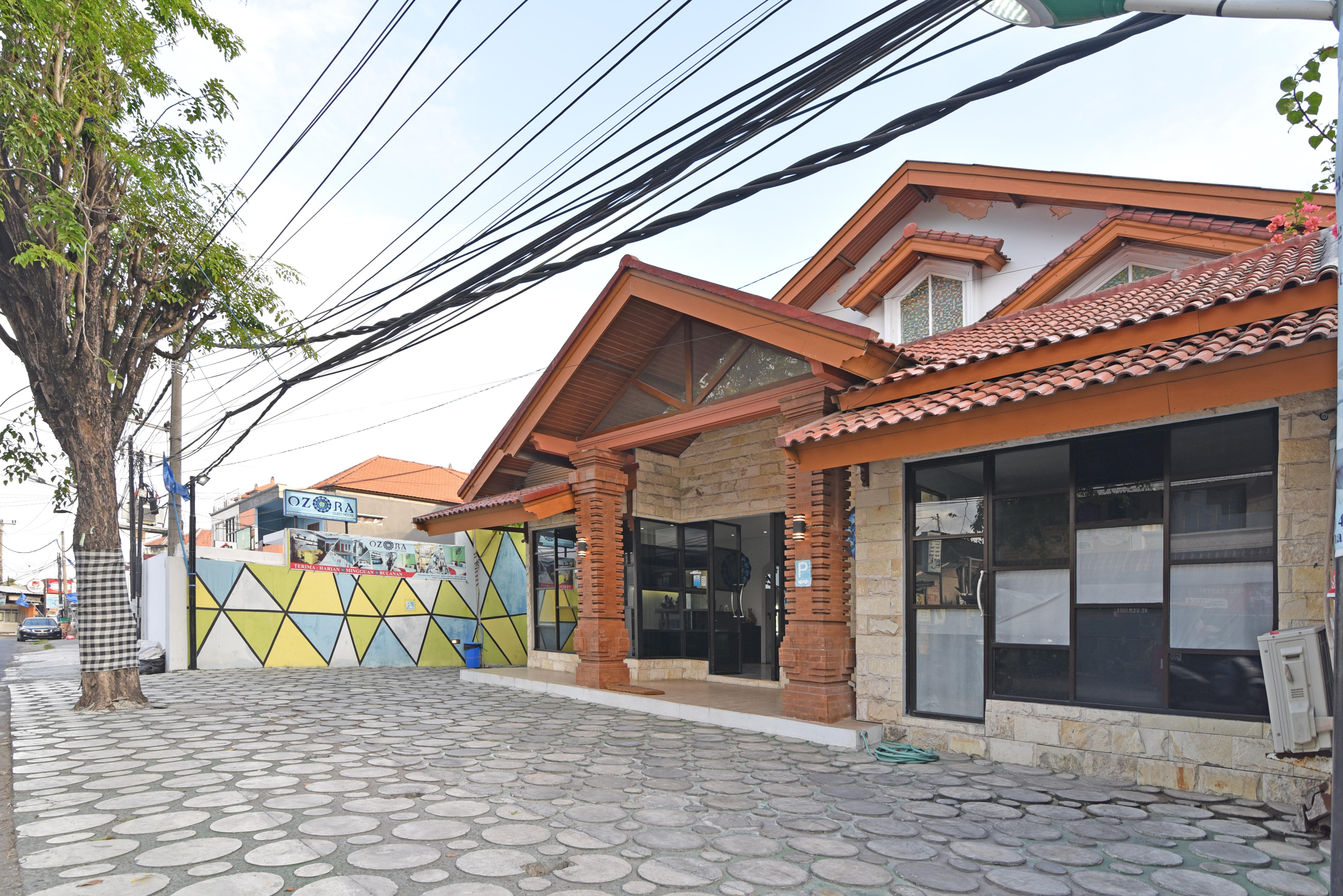 Reddoorz Plus @ Mahendradatta Denpasar ภายนอก รูปภาพ