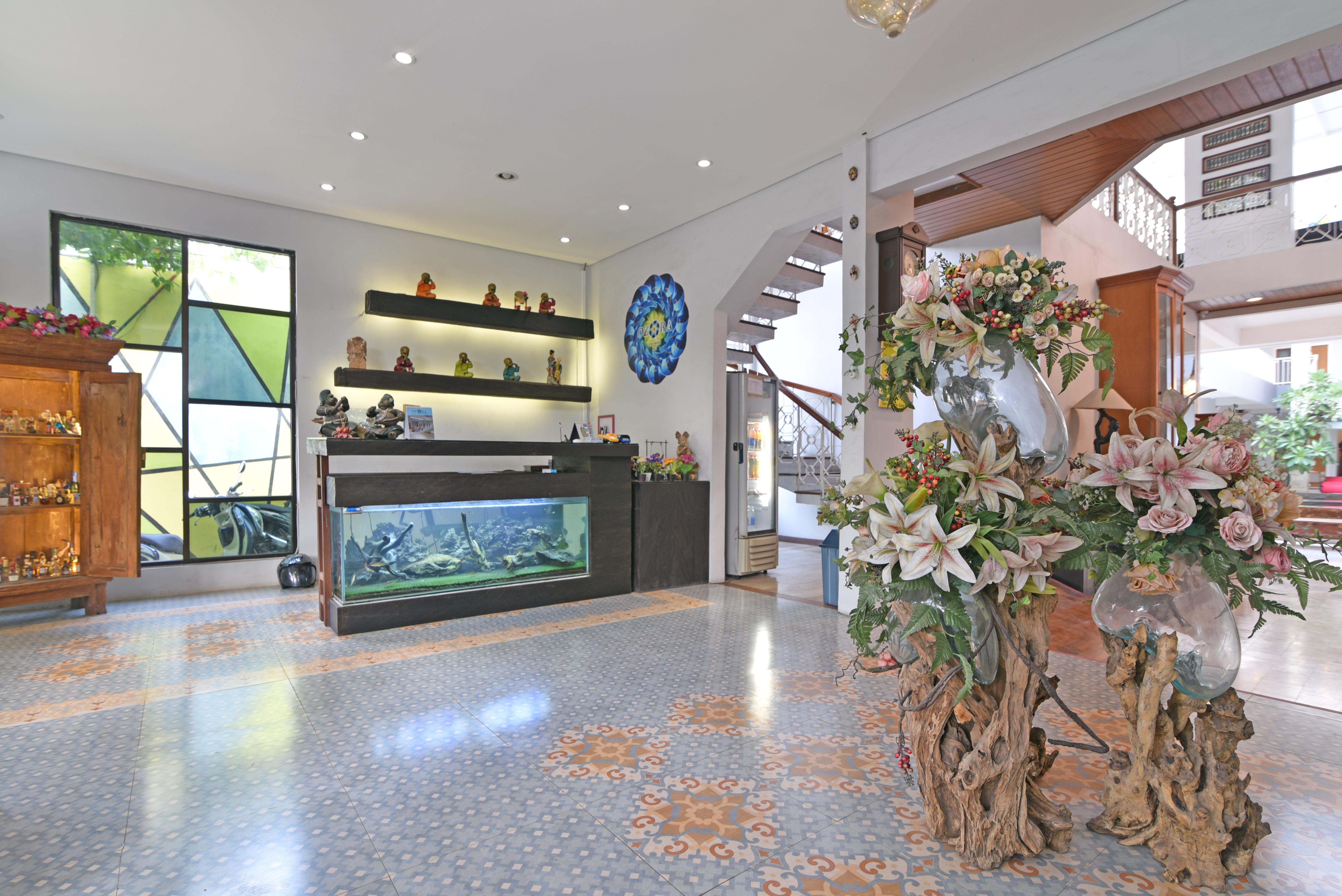 Reddoorz Plus @ Mahendradatta Denpasar ภายนอก รูปภาพ