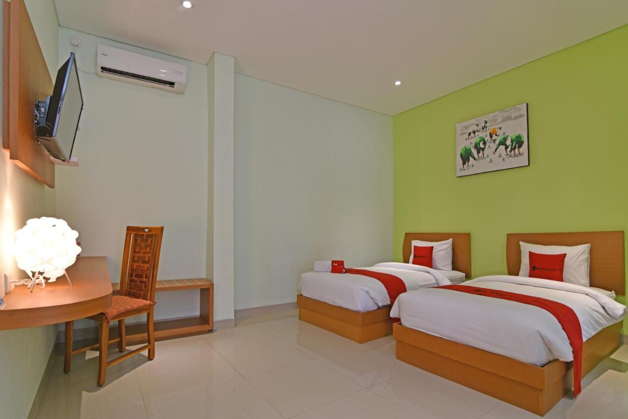 Reddoorz Plus @ Mahendradatta Denpasar ภายนอก รูปภาพ